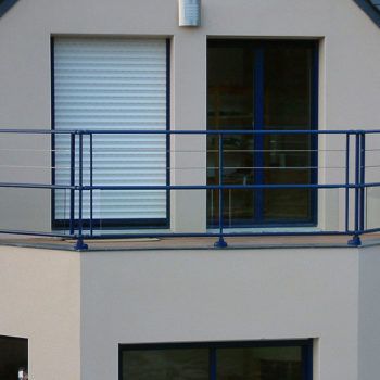 garde-corps balcon bleu marine