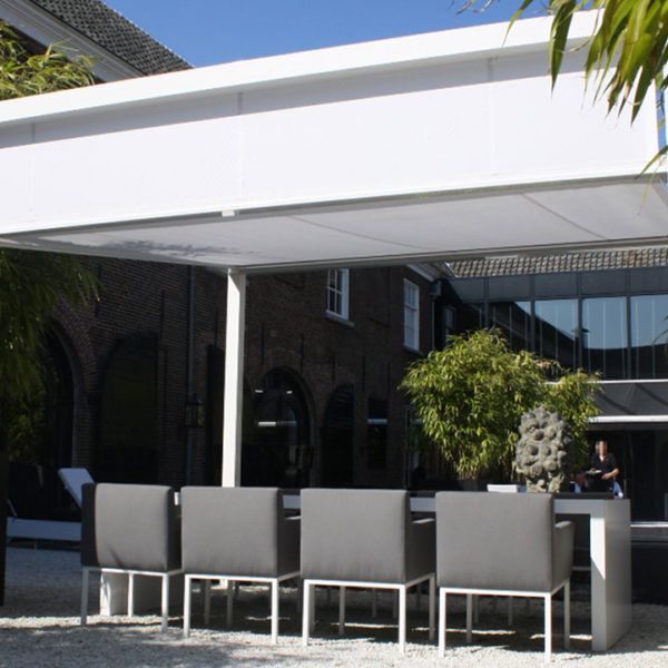 pergola toile blanche sur terrasse