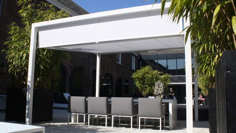 pergola toile blanche sur terrasse