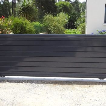 portail aluminium contemporain bas gris foncé