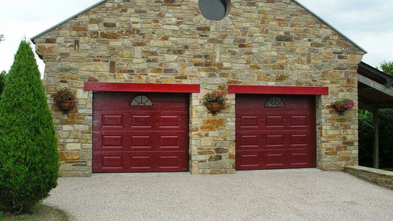 portes de garage sectionnelles bordeaux