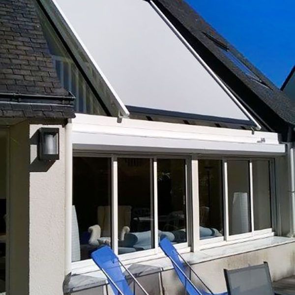 store de véranda blanc (extérieur)