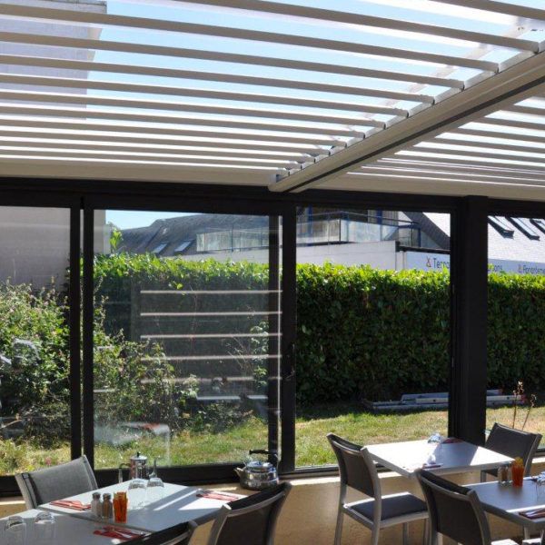 pergola bioclimatique restaurant