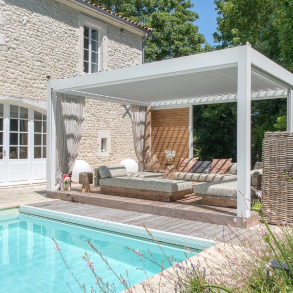 Pergola bioclimatique So Winsol - blanche