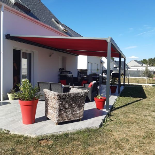 Double pergola avec toile rouge