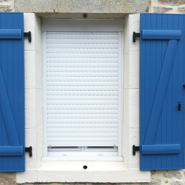 VOLETS BATTANTS Bleus