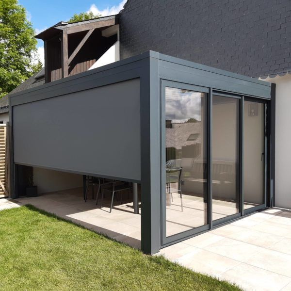 pergola noire zip et vitrage
