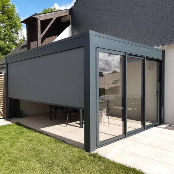 pergola noire zip et vitrage