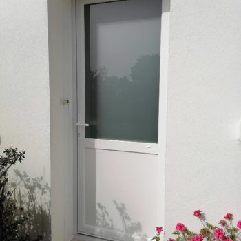 porte d'entrée PVC avec vitrage